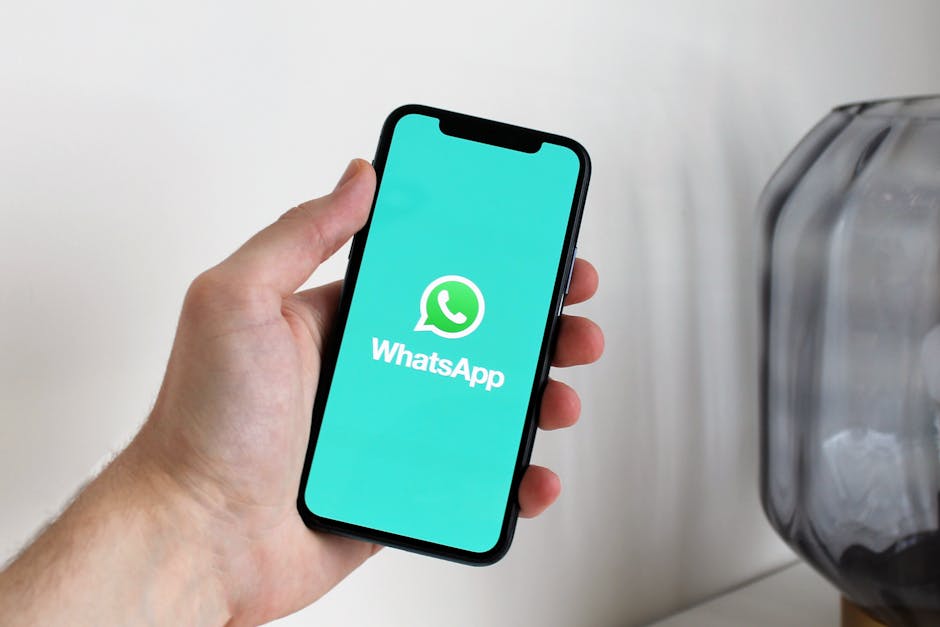 Perfis falsos no WhatsApp e pedidos de Pix: golpistas usam nomes de arcebispos para enganar fiéis